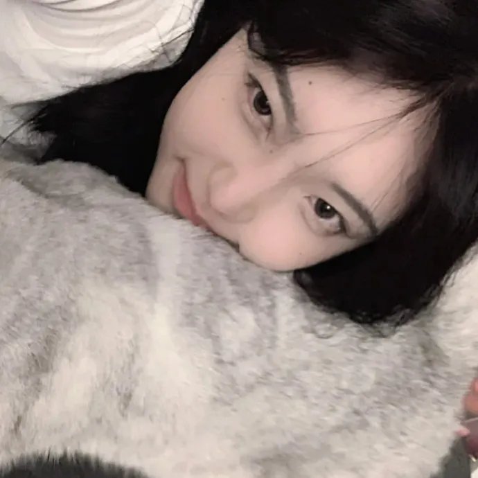 泳池怪诞